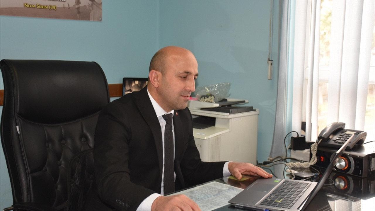 Tahran Büyükelçiliği Eğitim Müşaviri, AA’nın "Yılın Kareleri" oylamasına katıldı