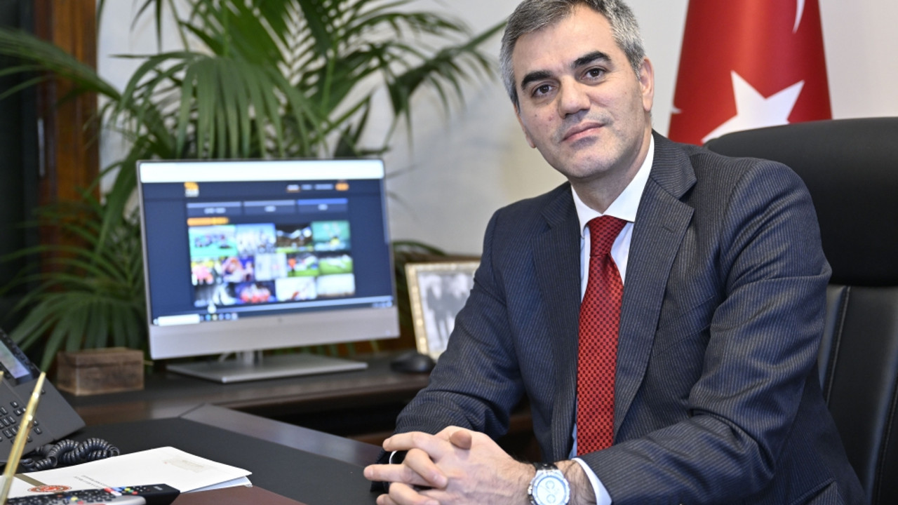 TBMM Genel Sekreteri Talip Uzun, AA'nın "Yılın Kareleri" oylamasına katıldı