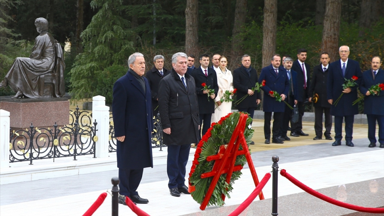 TBMM Milli Savunma Komisyonu Başkanı Akar, Azerbaycan'da konuştu: