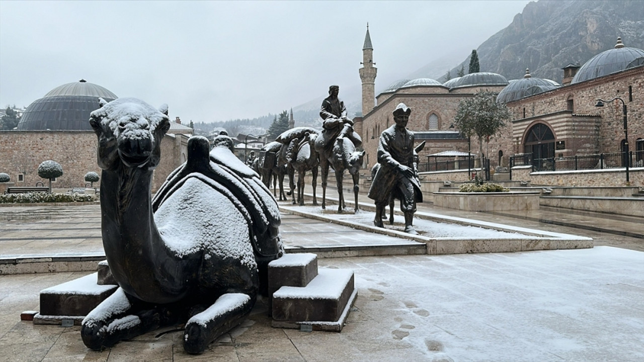 Tokat'ta kar yağışı etkili oldu