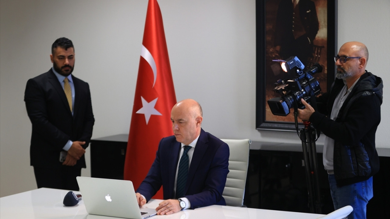 Türkiye'nin Bağdat Büyükelçisi Güney, AA'nın "Yılın Kareleri" oylamasına katıldı