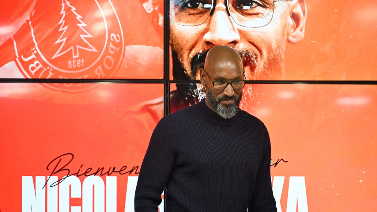 Ümraniyespor, yeni CEO'su Nicolas Anelka ile bir yıllık sözleşme imzaladı