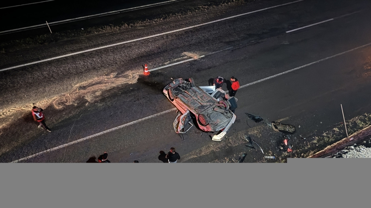 Zonguldak'ta 15 metre yükseklikten kara yoluna düşen otomobildeki 2 kişi öldü
