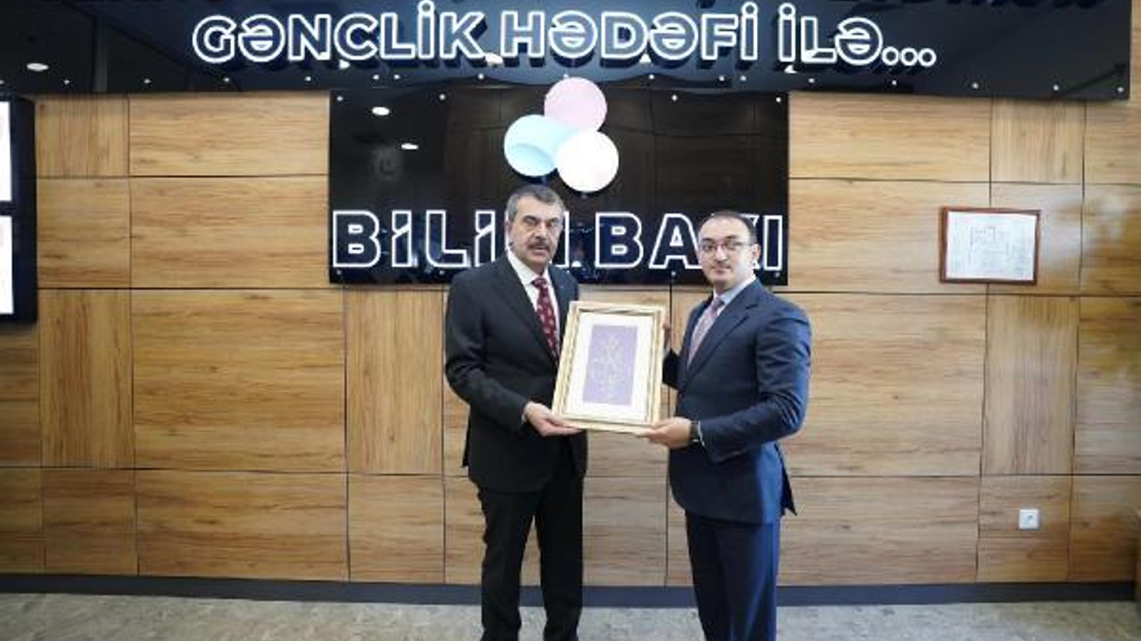 Bakan Tekin, Bilim Bakü Merkezi’ni ziyaret etti