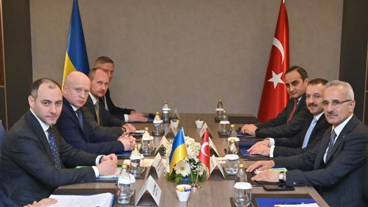 Bakan Uraloğlu ve Bakan Bolat Ukrayna'nın Yeniden İnşası Forumu'nda konuştu