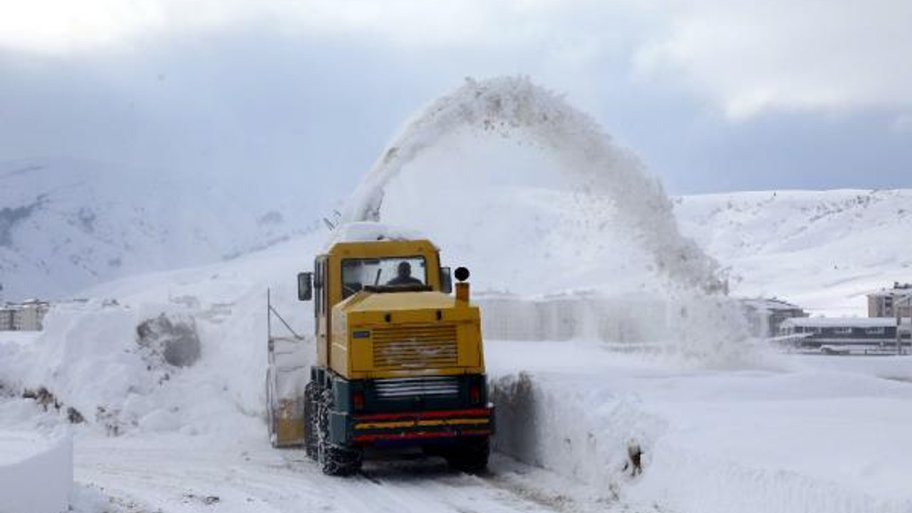 Bitlis'te 177 köy yolu ulaşıma kapandı