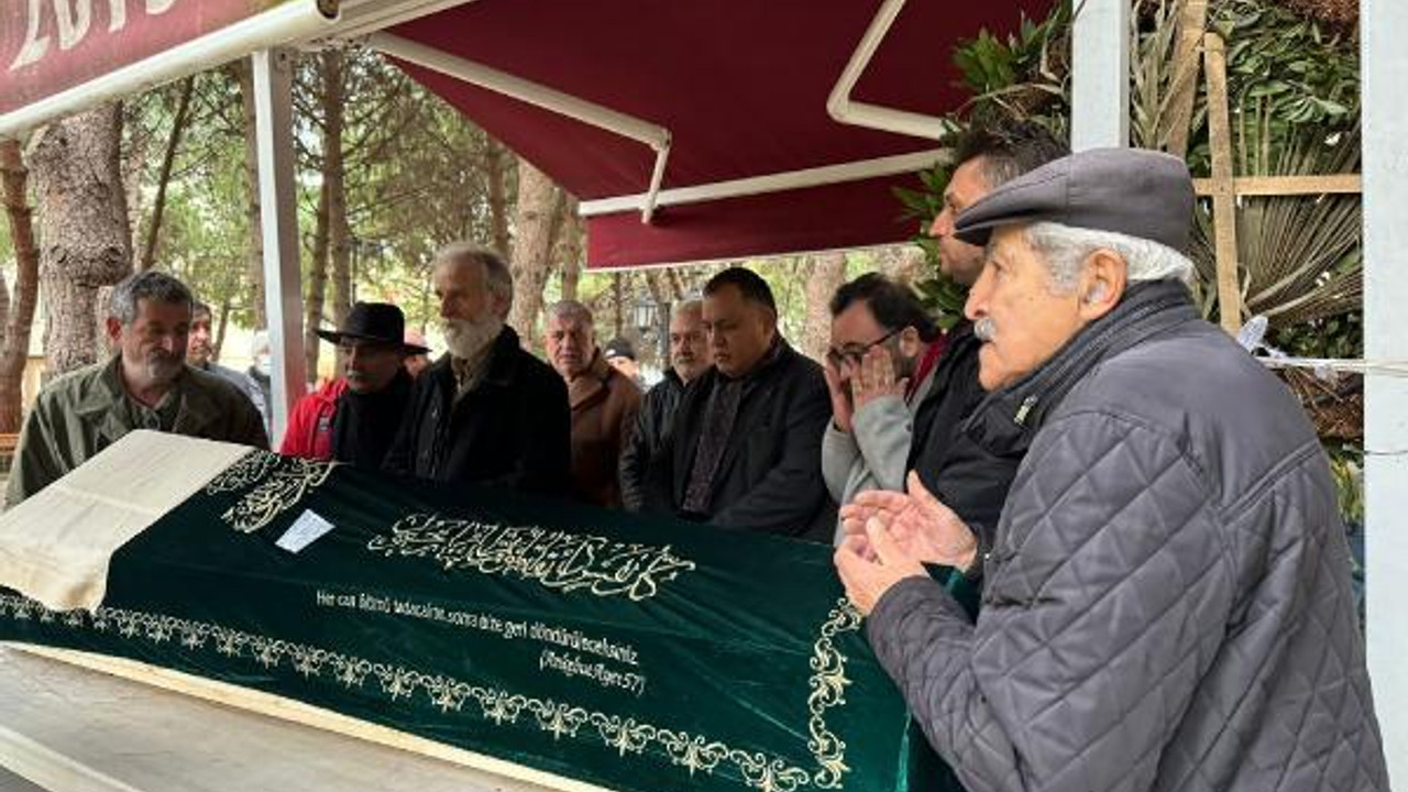 /ek fotoğraflarla / Yeşilçam'ın ünlü ismi Hikmet Taşdemir son yolculuğuna uğurlandı