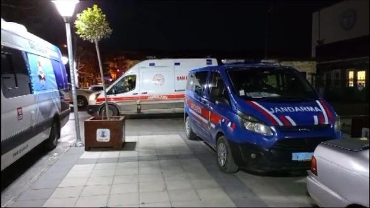 (Fotoğraf) Dikili'de balıkçı teknesi battı: 3 ölü, 2 kayıp