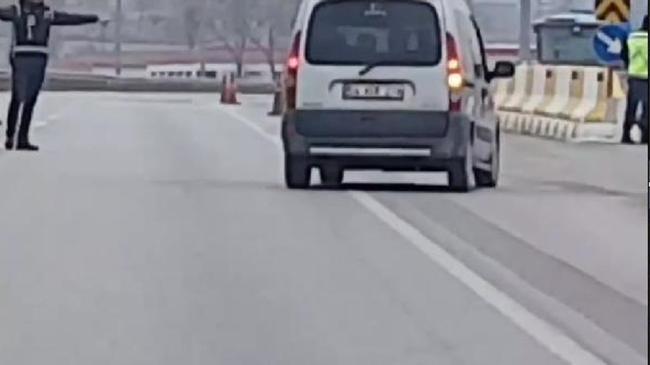 İstabul'dan geldikleri Çorum'da tarihi el yazmalarını satmak isterken yakalandılar