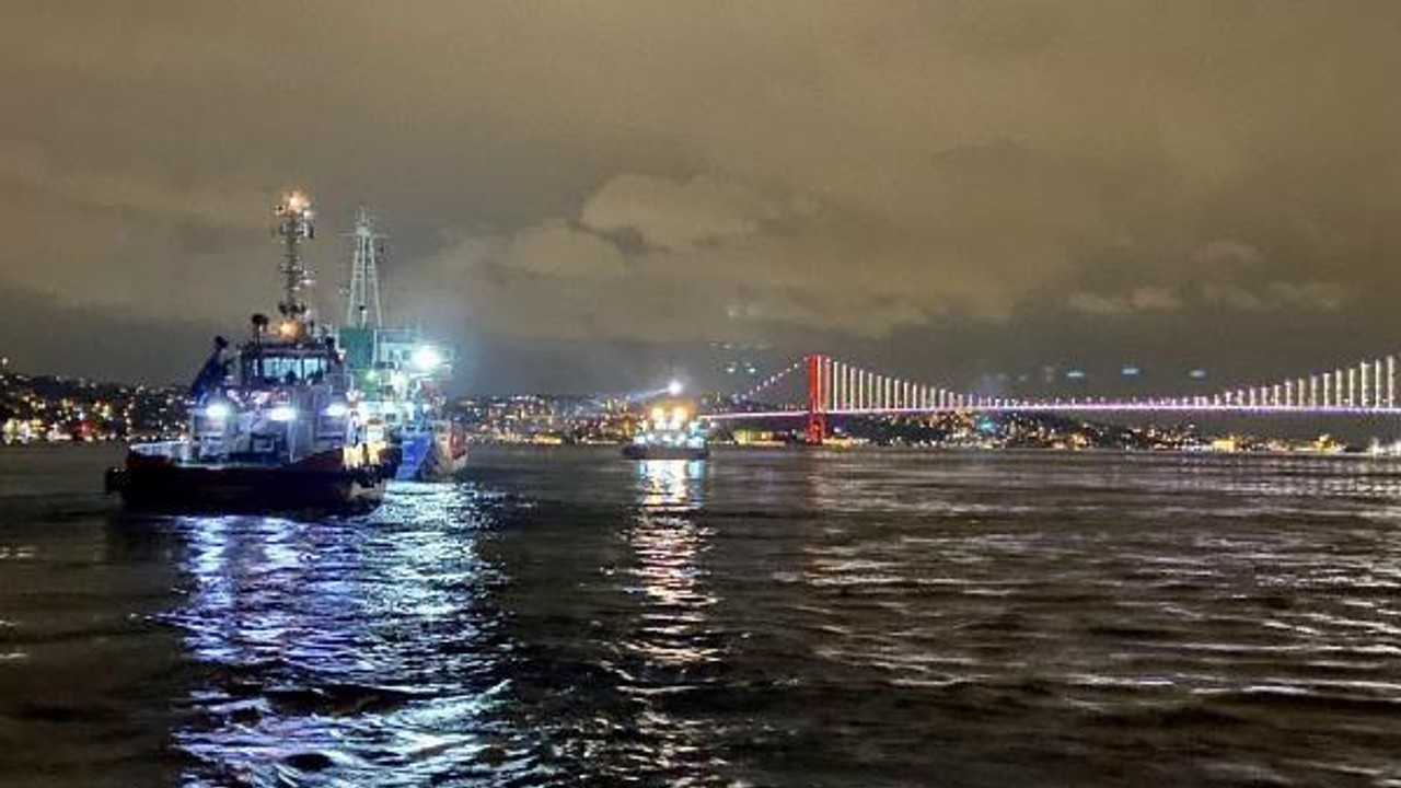 İstanbul Boğazı'nda arıza yapan gemi kurtarıldı; boğaz trafiği normale döndü