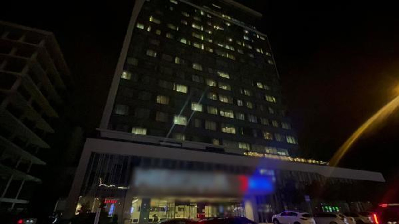 Konsere giderken yolda rahatsızlanan Alişan, Bursa'da hastaneye kaldırıldı (2)