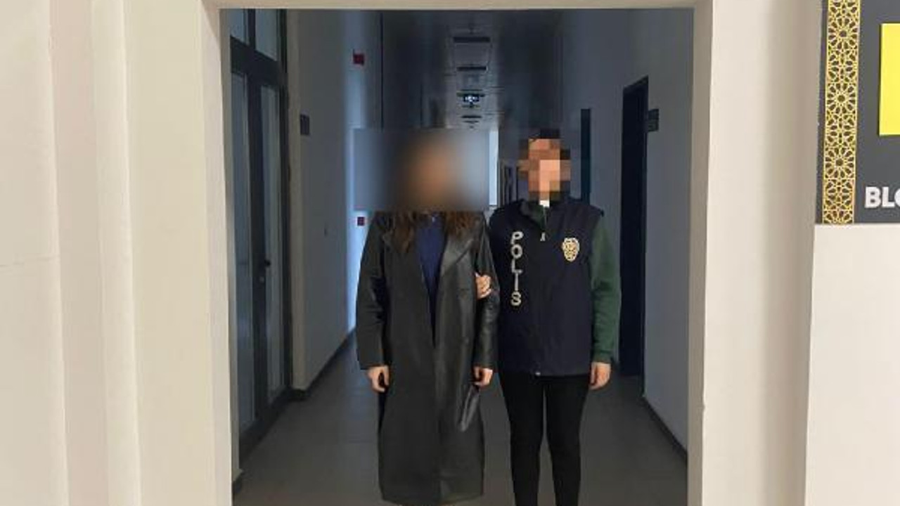 Müstehcen yayın yapan kadın serbest