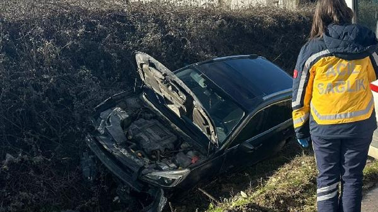 Otomobil önündeki araca çarpıp kanala düştü