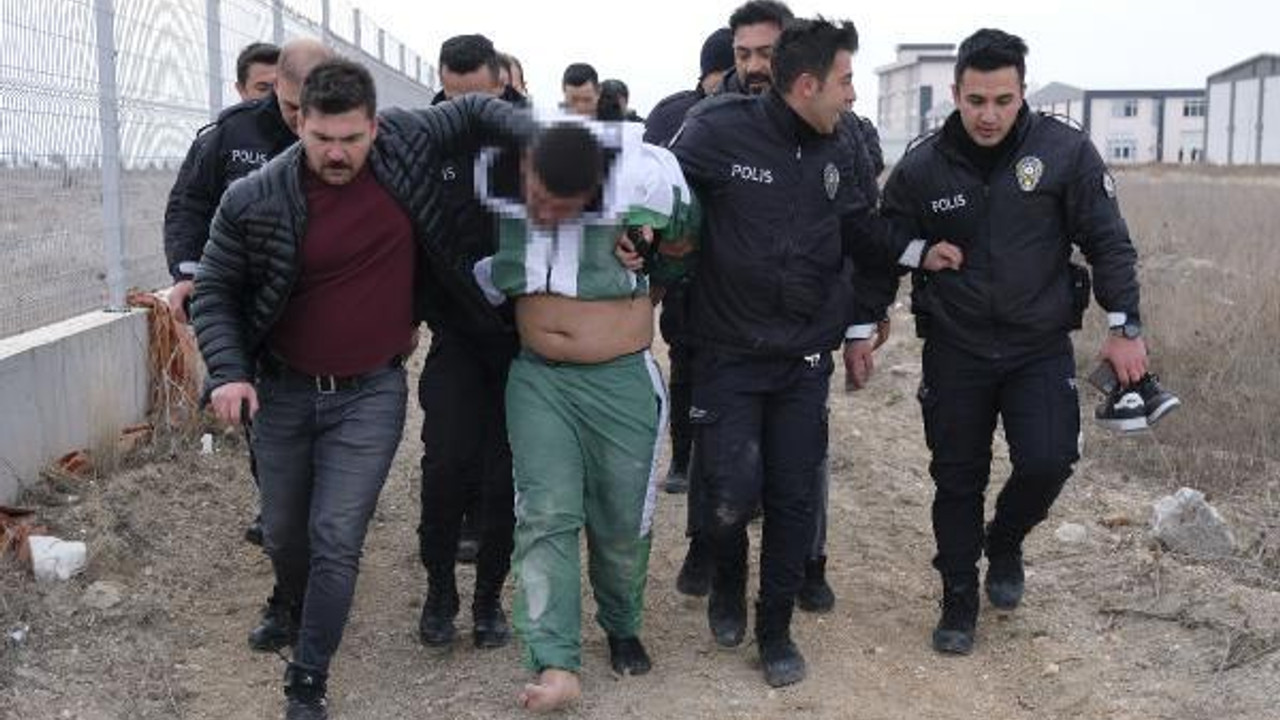 Takip sırasında otomobili terk edip otostopla kaçmaya çalışan 3 şüpheli, yakalandı
