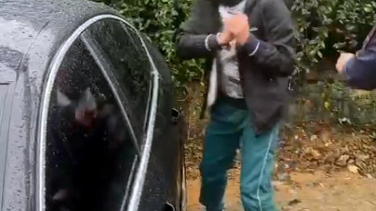 TEM'de araçlardan hırsızlık yapan 2 şüphelinin 93 suç kaydı çıktı