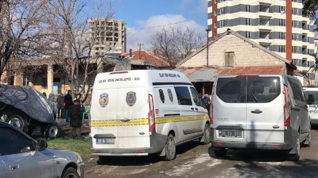 Yalnız yaşadığı evde sobadan sızan gazdan zehirlenip, öldü