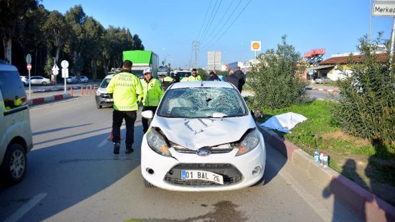 Yolun karşısına geçerken otomobil çarpan yaya öldü