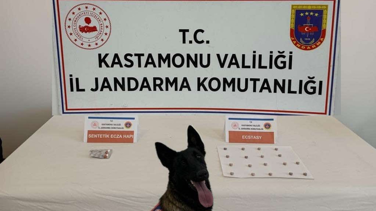 Jandarma ekipleri zehir tacirlerine nefes aldırmıyor: 5 gözaltı