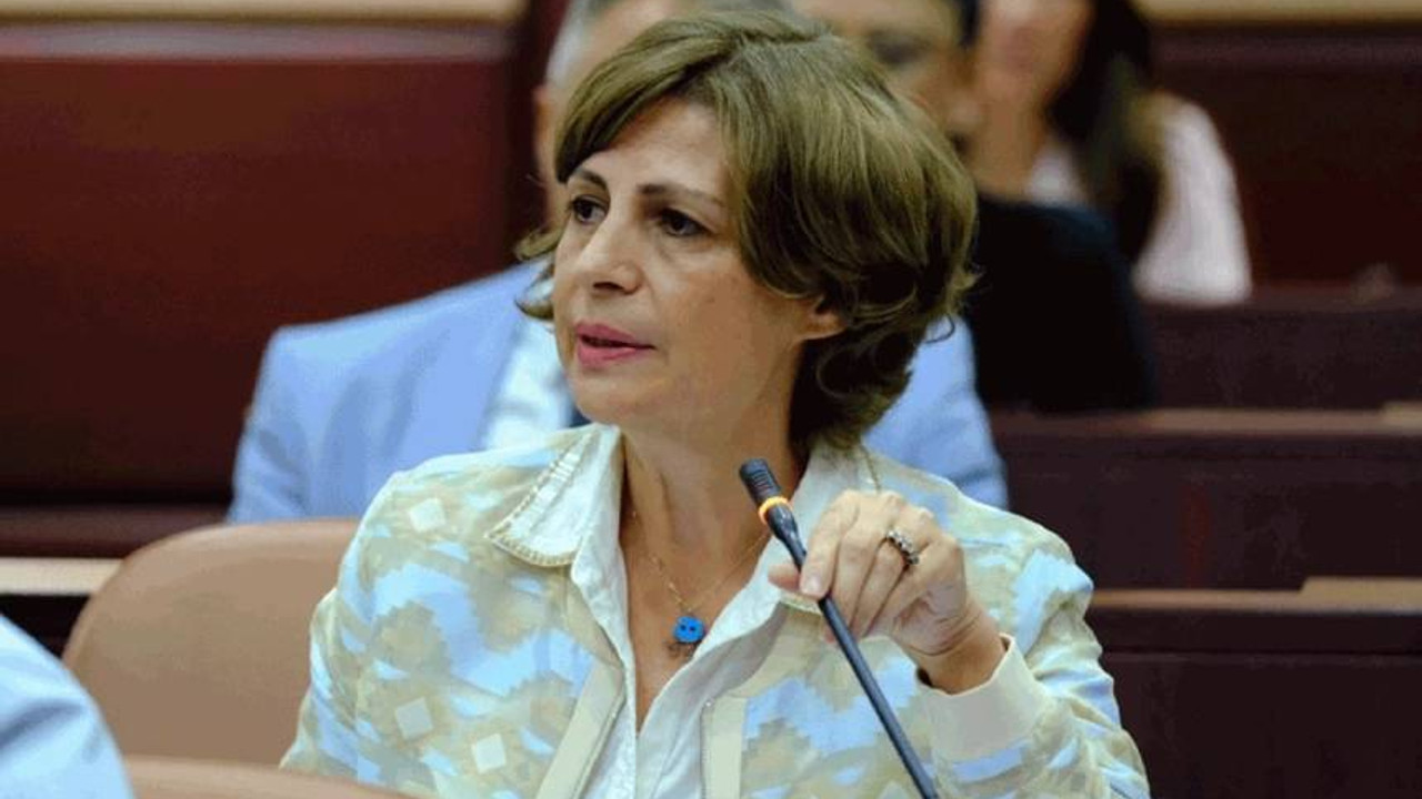 Ayşe Ünlüce kimdir?