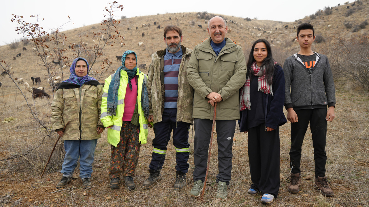 İki üniversite mezunu Çoban Emine'ye belediyeden yeni yıl sürprizi