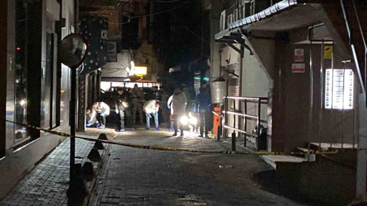 Gece kulübüne silahlı saldırı düzenlendi: 2’si polis 5 kişi yaralandı!