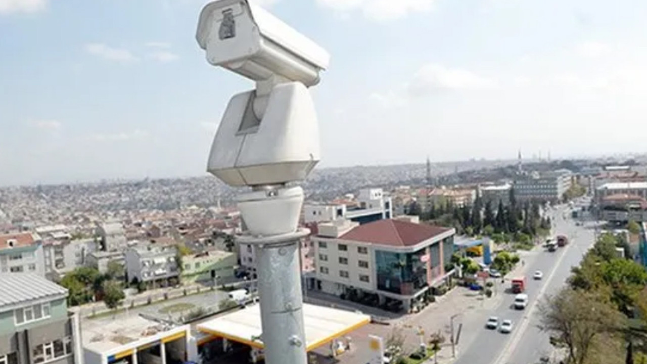 İtfaiyecilerden afet kameralarıyla "röntgen" skandalı: Ev ve otellerin yatak odalarını dikizlediler!