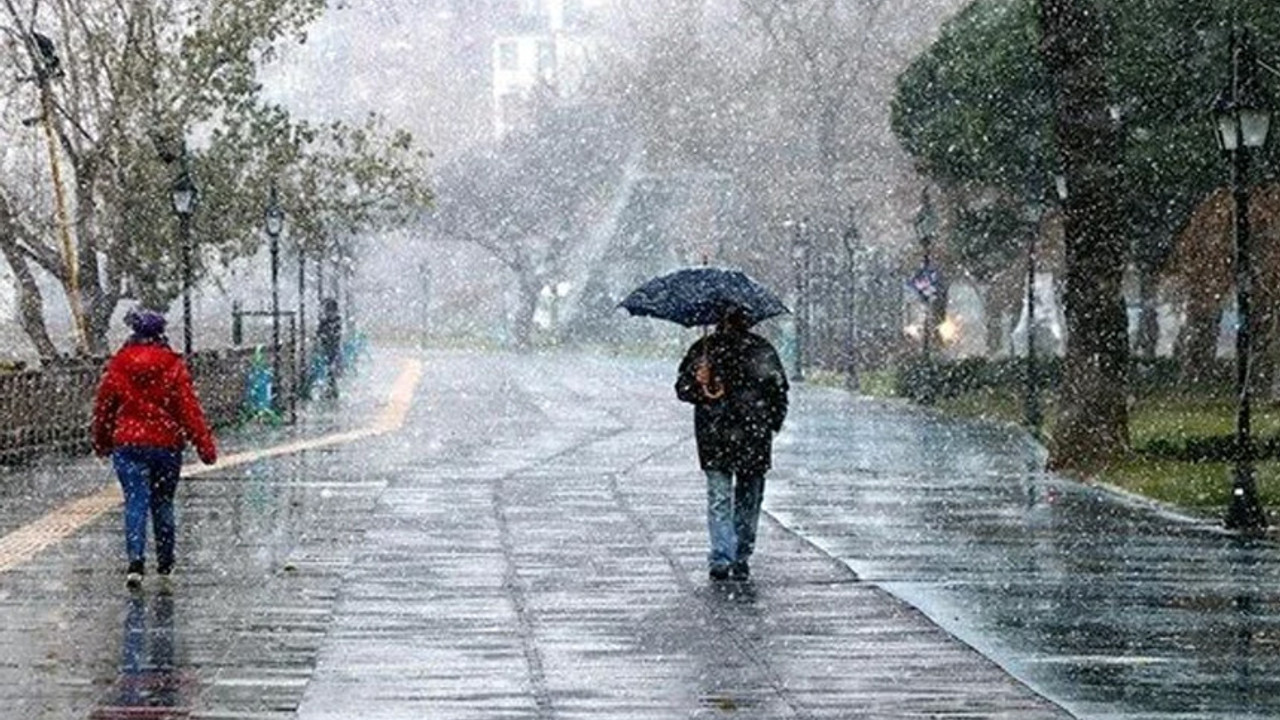 Uyarılar üst üste gelmişti: İstanbul'da kar yağışı başladı