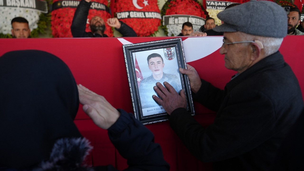 Binlerce kişi şehit Piyade Sözleşmeli Er Kemal Batur'u son yolculuğuna uğurladı