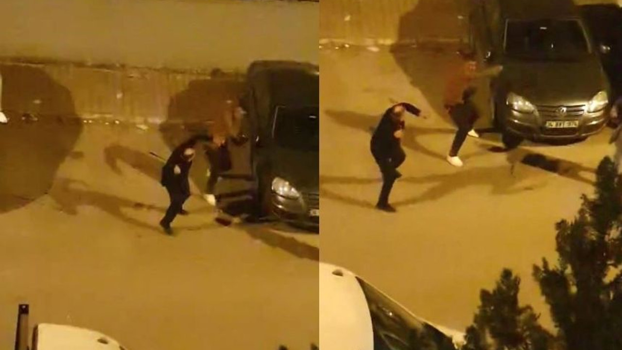 Aracın sileceklerini kıran kişiyi kırdığı sileceklerle dövdüler