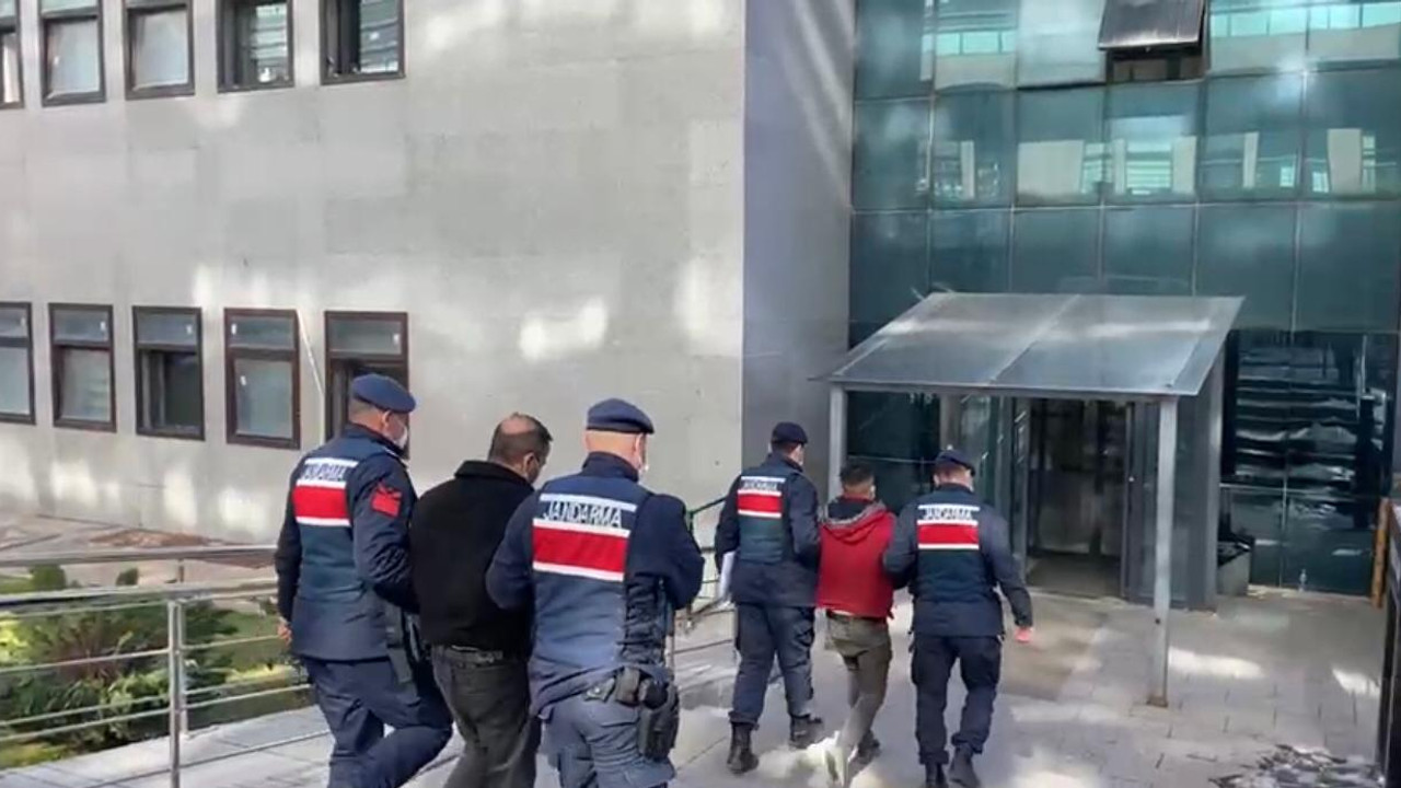Kamu kurumundan malzeme çalan iki kişiye jandarmadan suçüstü