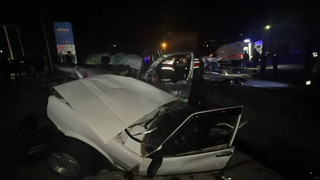 Zonguldak'ta feci kaza; otomobil ikiye bölündü: 1 ölü, 5 yaralı
