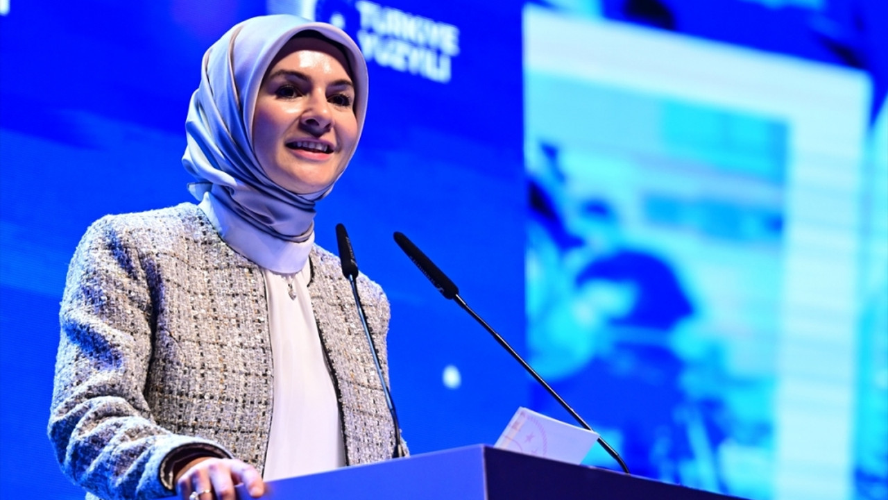 Aile ve Sosyal Hizmetler Bakanı Göktaş, kadın istihdamı programında konuştu: