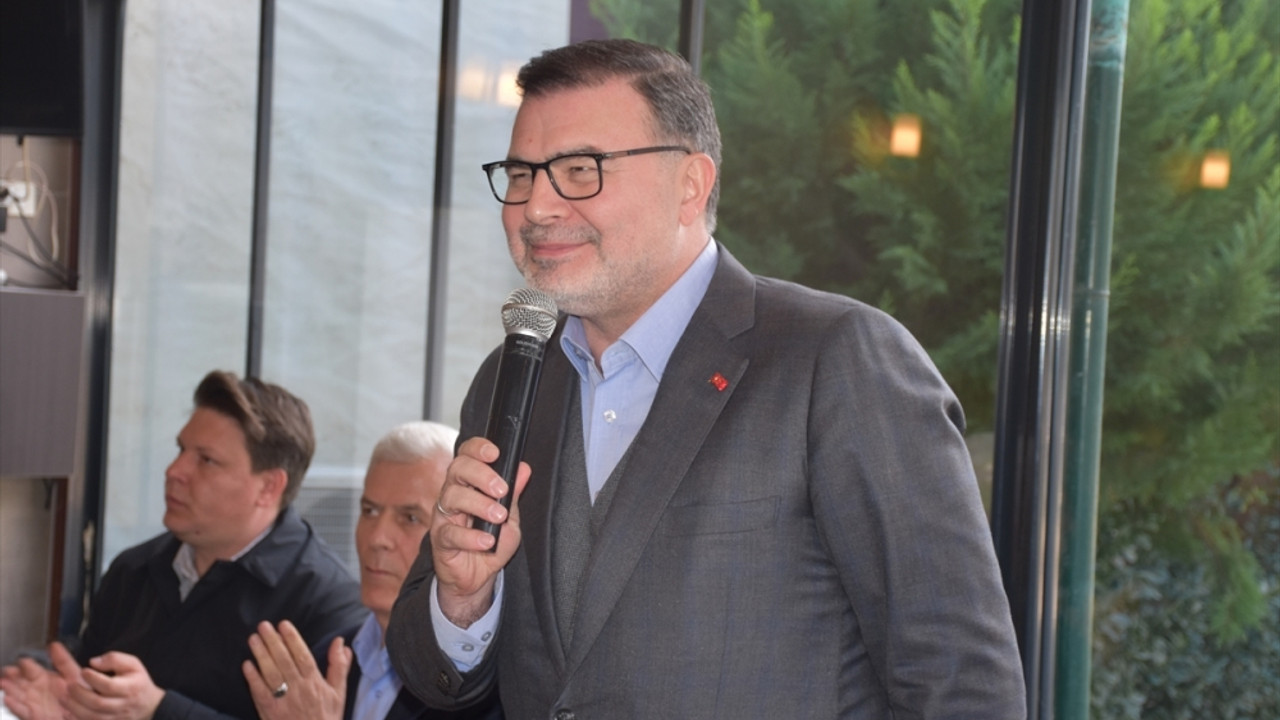 AK Parti'li İnan, Kemalpaşa'da parti üyeleriyle bir araya geldi: