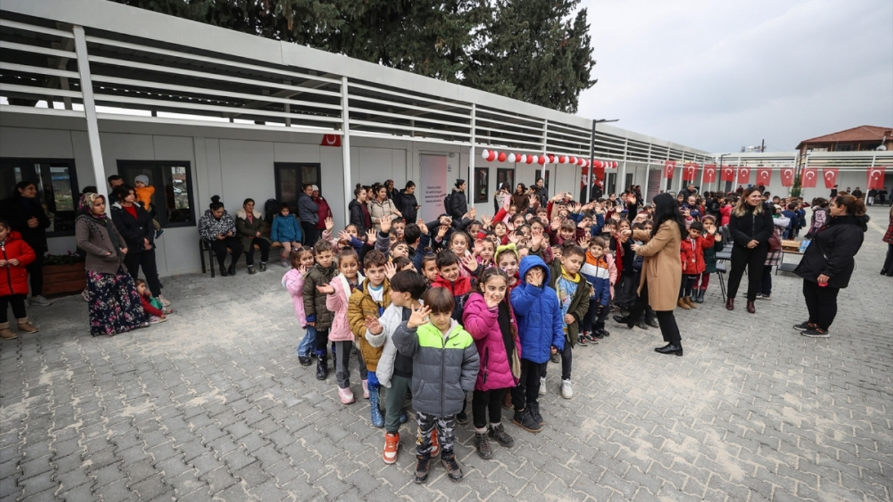 AKUT Vakfı tarafından Hatay'da iki prefabrik okul yaptırıldı