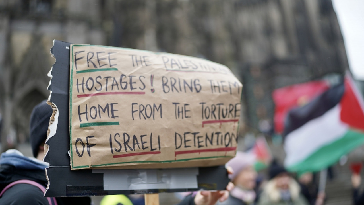 Almanya'da Filistin'e destek mitingi düzenlendi