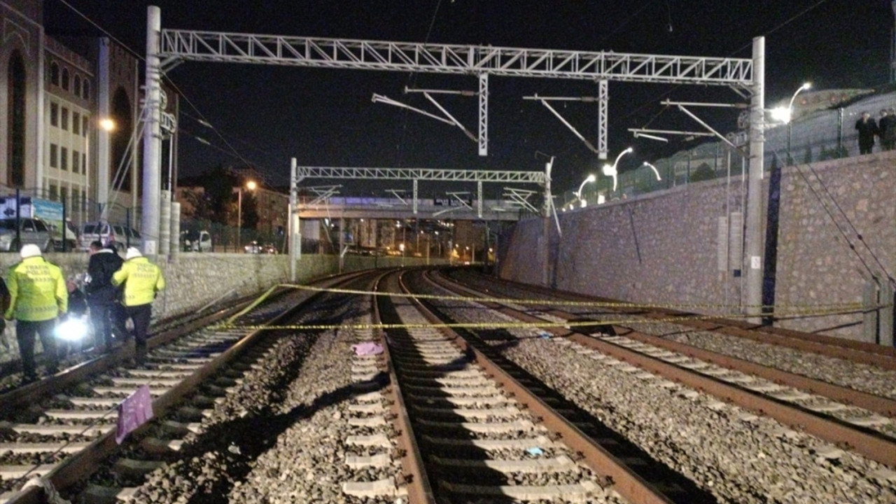 Ankara'da köprüden düşen otomobildeki 1 genç öldü, 2 kişi ağır yaralandı