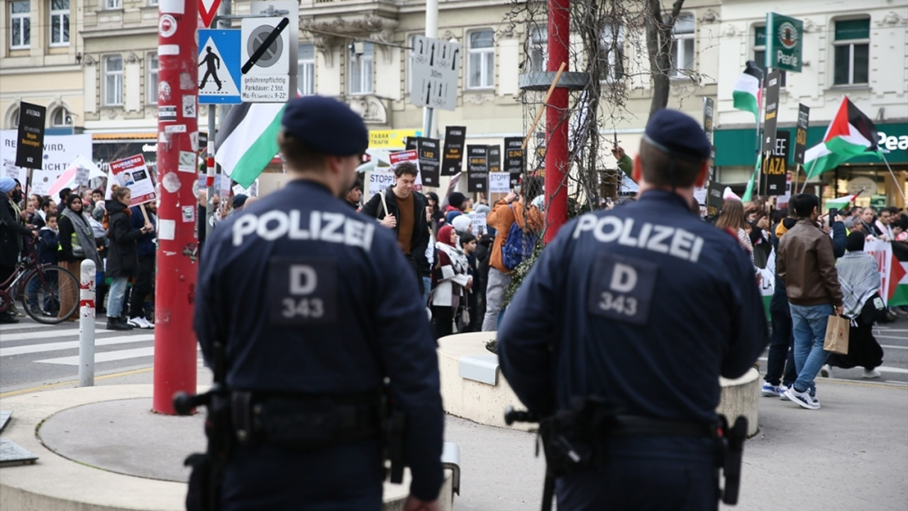 Avusturya’da İsrail’in Gazze’ye yönelik saldırıları bir kez daha protesto edildi