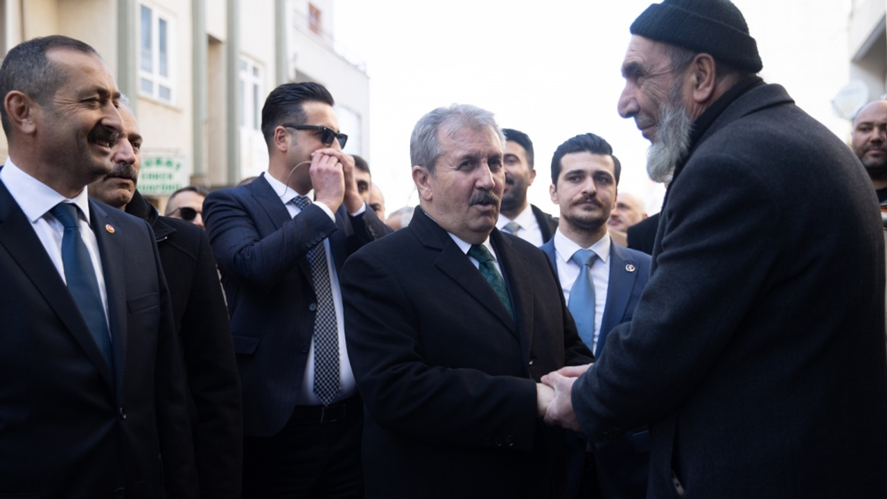BBP Genel Başkanı Destici, Gölbaşı'nda esnaf ve vatandaşlarla bir araya geldi