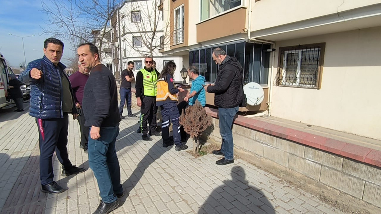 Bursa'da direksiyon sınavında otomobilin çarptığı sürücü kursunun aracındaki 4 kişi yaralandı