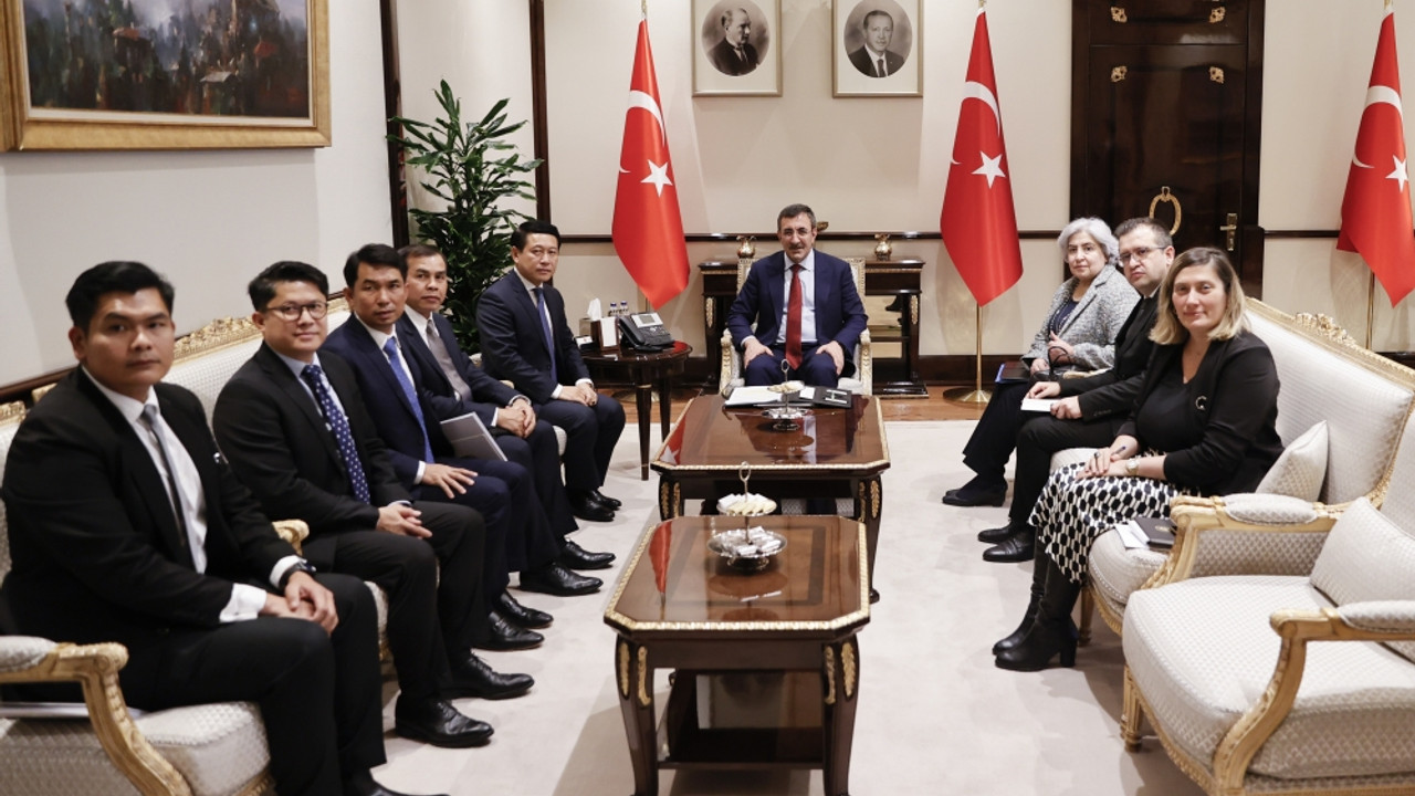 Cumhurbaşkanı Yardımcısı Yılmaz, Laos Başbakan Yardımcısı ve Dışişleri Bakanı Kommasith'i kabul etti