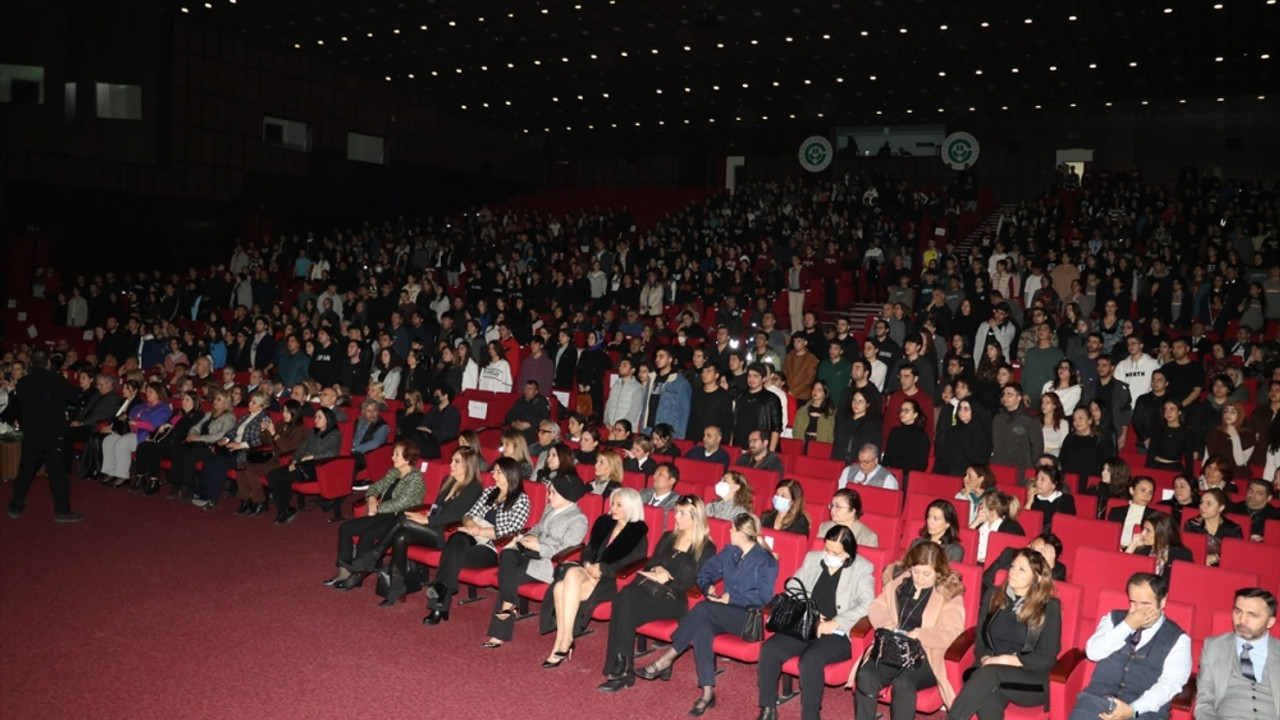 Depremlerde yaşamını yitirenler Çukurova Üniversitesinde anıldı