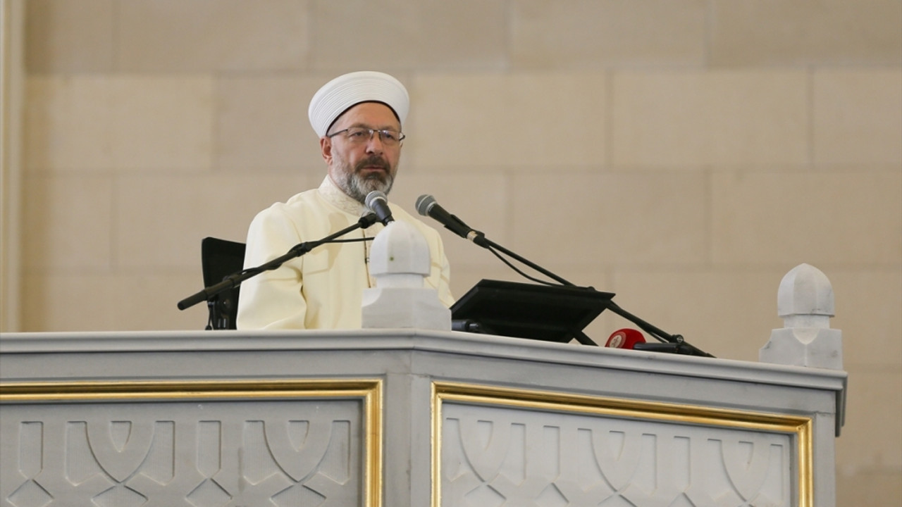 Diyanet İşleri Başkanı Erbaş, Gaziantep'te Miraç Kandili programına katıldı: