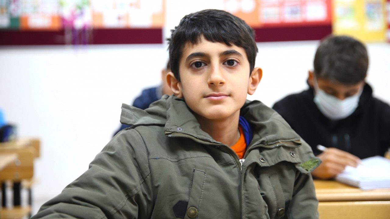 Diyarbakır'da gönüllü öğretmenler yarıyıl tatilinde öğrencileri sınava hazırlıyor