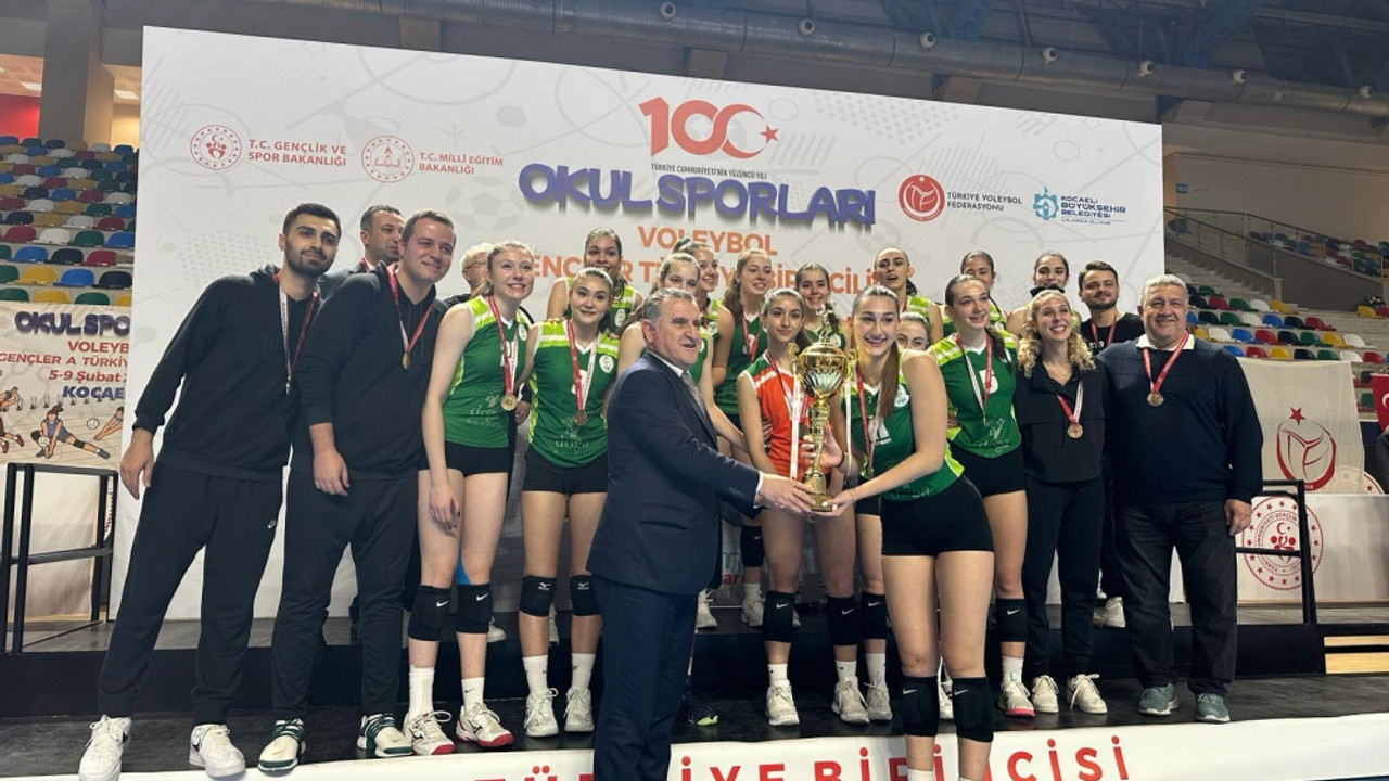 Doğa Koleji, Türkiye Liseler Voleybol Şampiyonası'nda şampiyon oldu