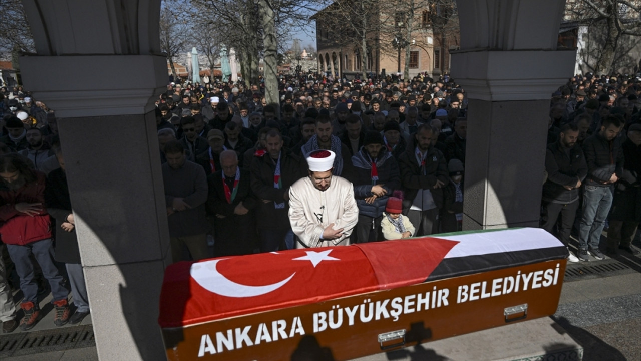 Gazze'den tedavi için getirildiği Ankara'da hayatını kaybeden Filistinli son yolculuğuna uğurlandı