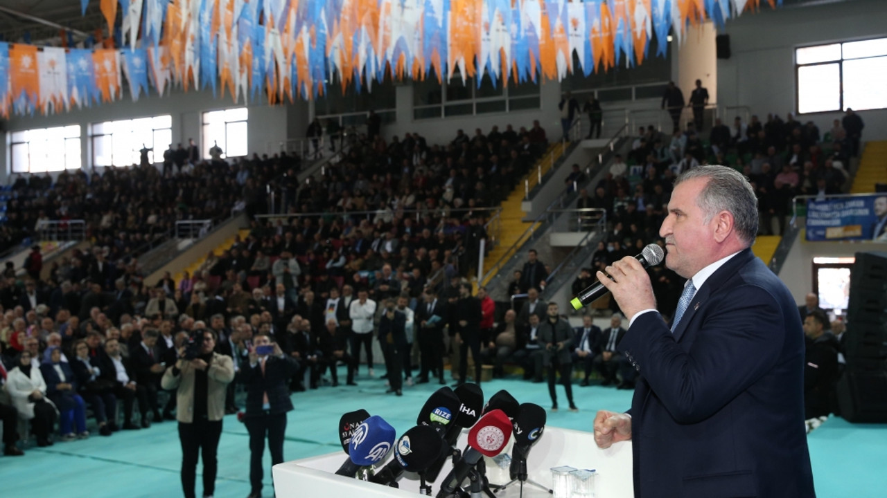 Gençlik ve Spor Bakanı Bak, Rize'de belediye başkan adayları tanıtım töreninde konuştu: