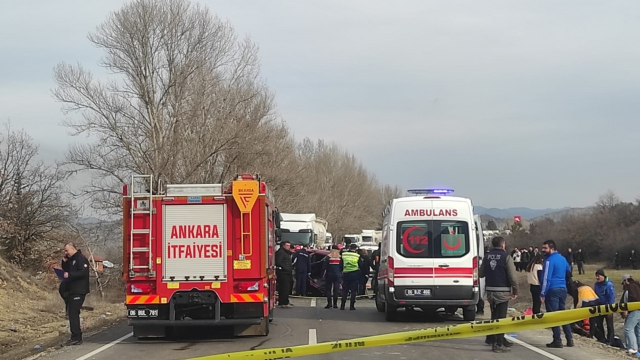 GÜNCELLEME - Nallıhan'daki trafik kazasında 4 kişi öldü, 2 kişi yaralandı