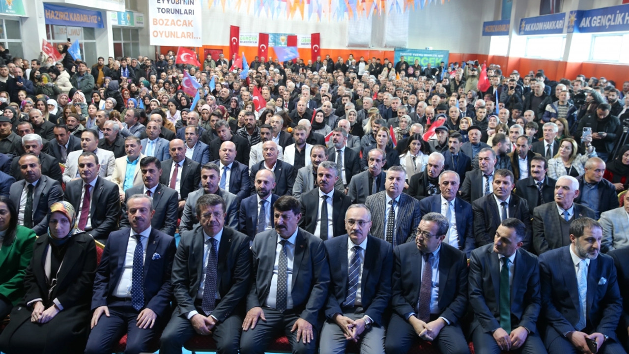 Hakkari'de AK Parti Aday Tanıtım Toplantısı düzenlendi
