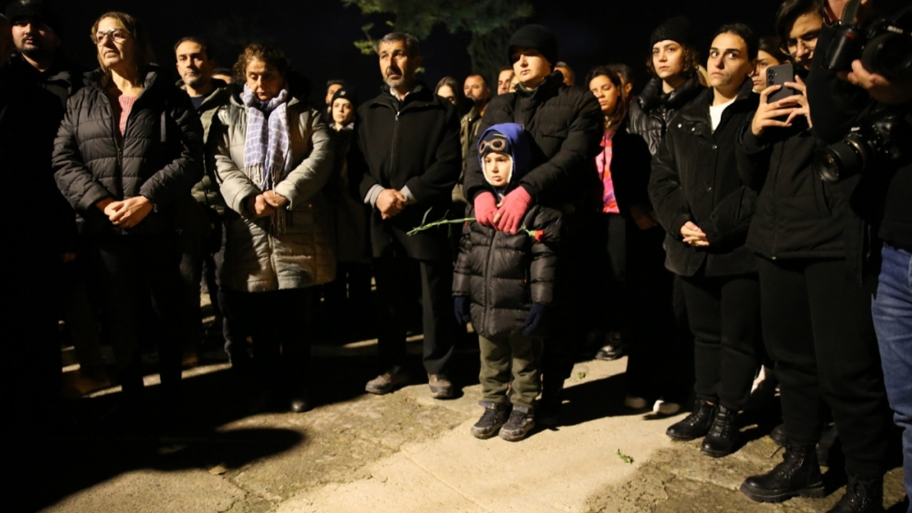 Hatay Arsuz ve Samandağ'da depremde yaşamını yitirenler anıldı