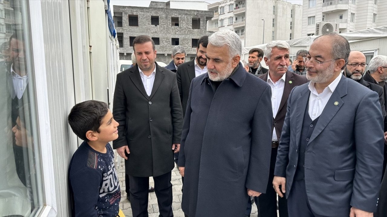 HÜDA PAR Genel Başkanı Yapıcıoğlu, Adıyaman'da afetzedelerle bir araya geldi: